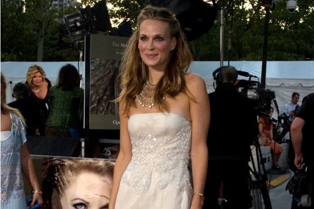 Molly Sims Blogs About Pregnancy Cravings