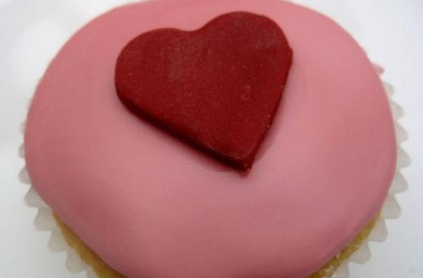 Adorable Heart Cupcakes for Valentine's Day