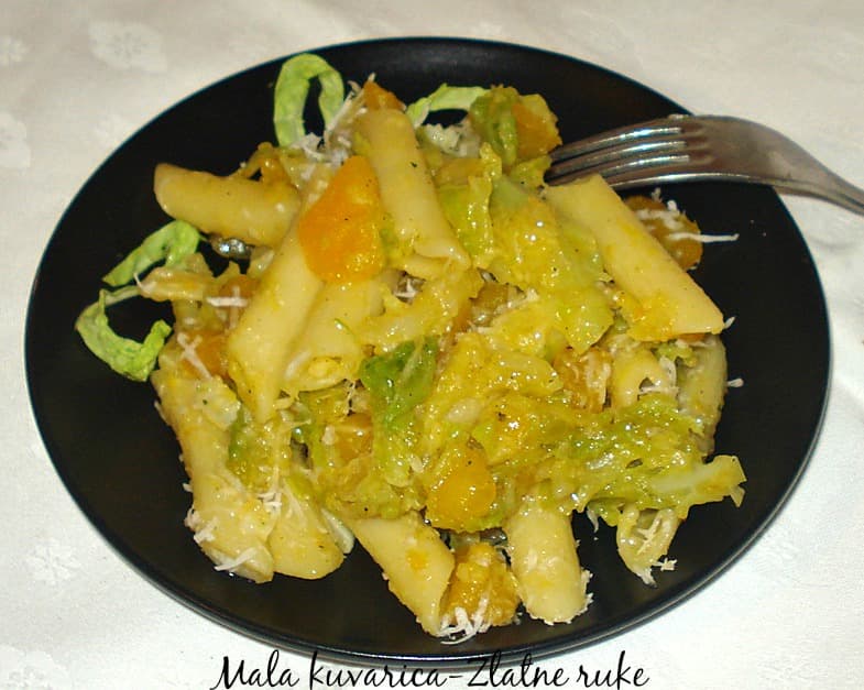 Testo s bundevom i keljom