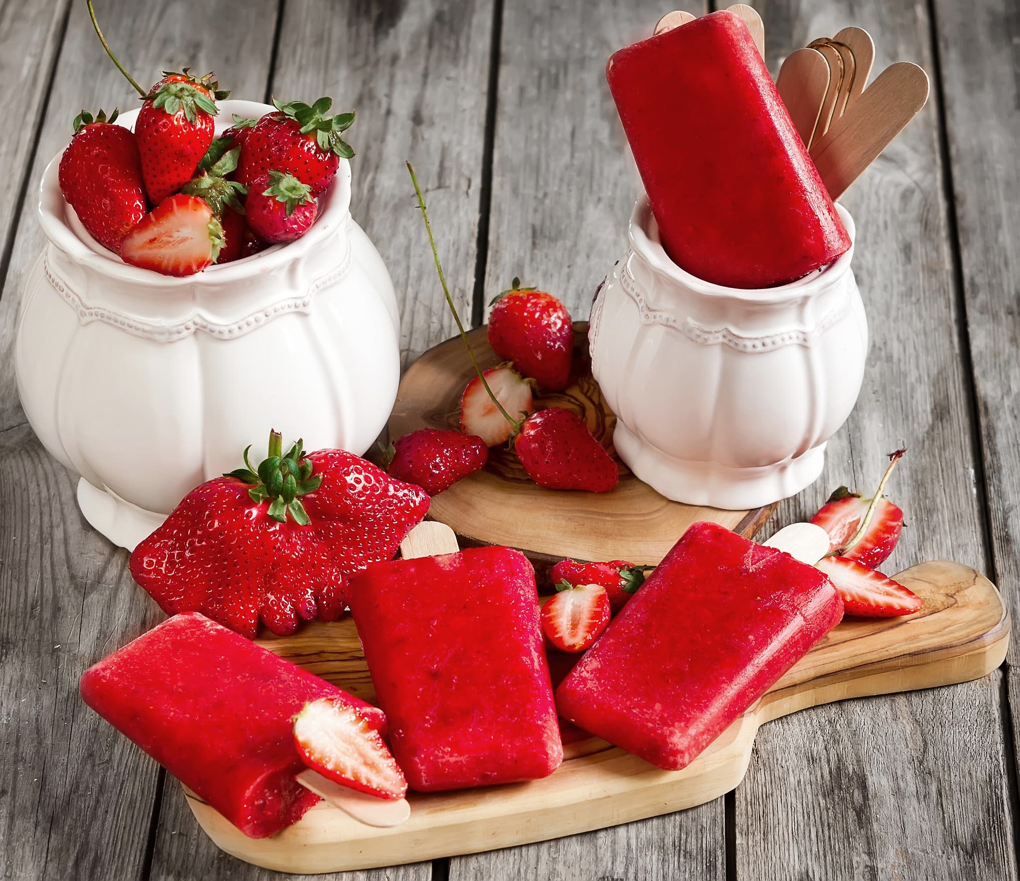 STRAWBERRY ICE POPSICLES