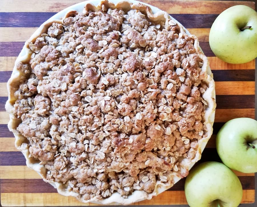 Apple Pie with Oatmeal Crumble Topping