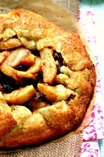 Pear and Medjool Date Croustade