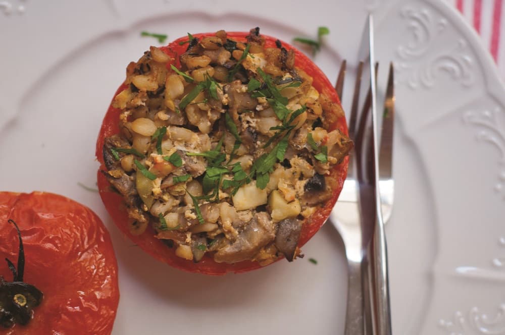 Mediterranean Mushroom-Stuffed Tomatoes