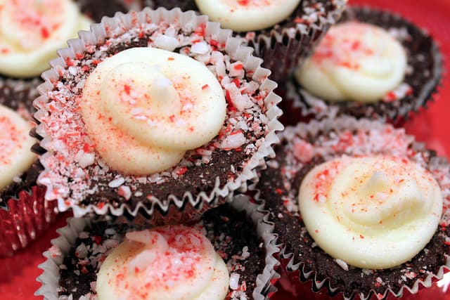  Peppermint Hot Chocolate Cupcakes