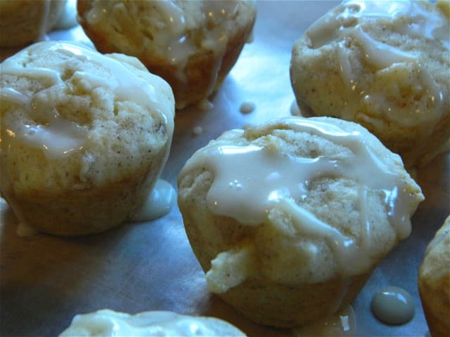 Apple Pie Mini-Muffins with Sweet Vanilla Glaze