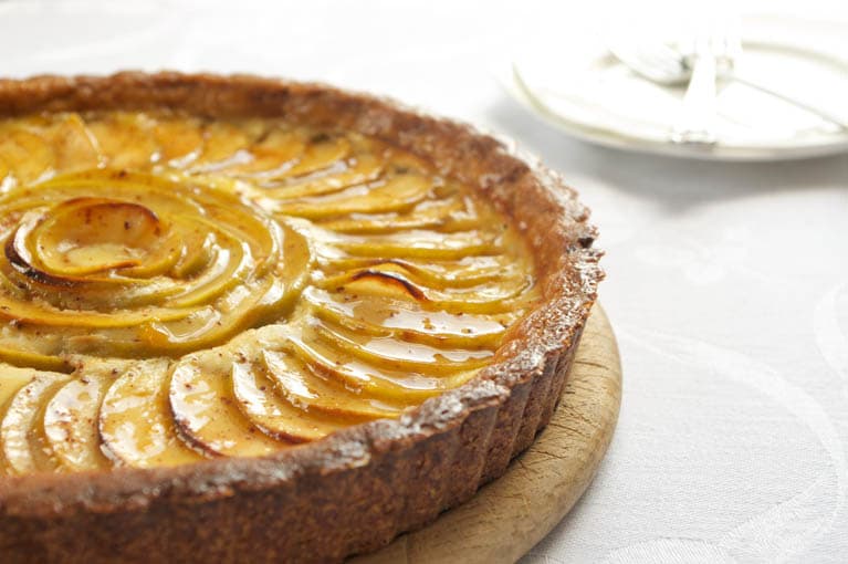 Apple-Cheesecake Tart with Salted Caramel Glaze