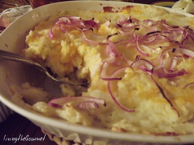Mashed Potatoes with Cheddar Cheese Bake