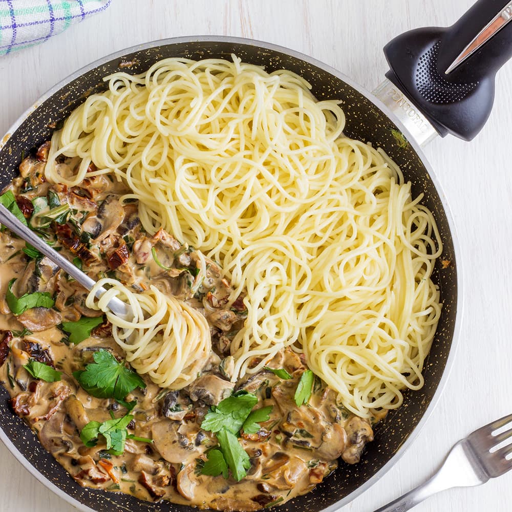Creamy Mushroom & Sun-Dried Tomato Spaghetti