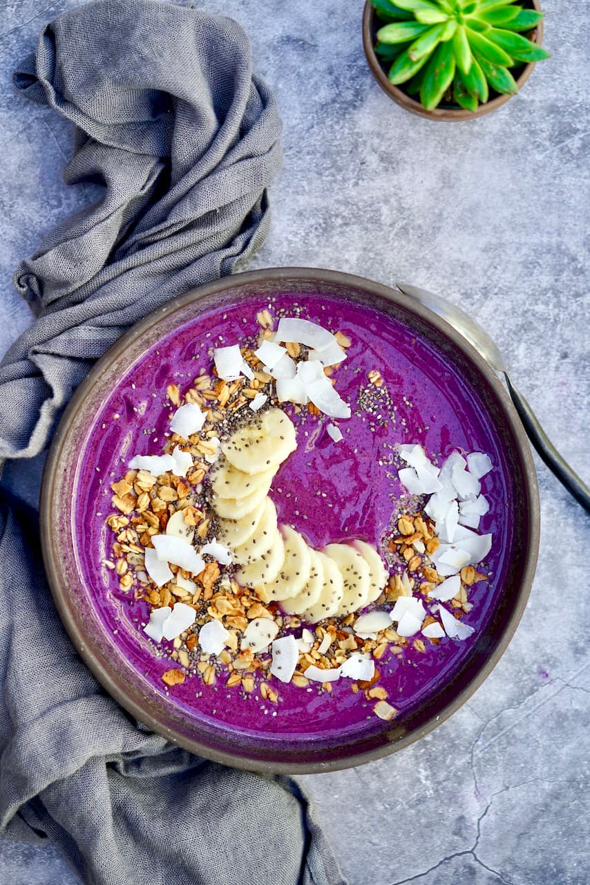 Blueberry-Papaya Smoothie Bowl 