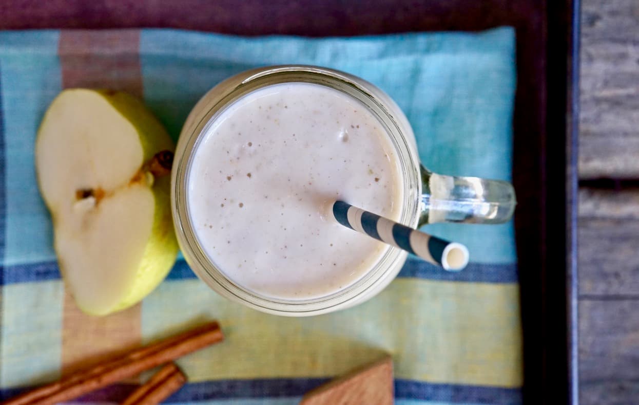 Pear-Oat Almond Smoothie 