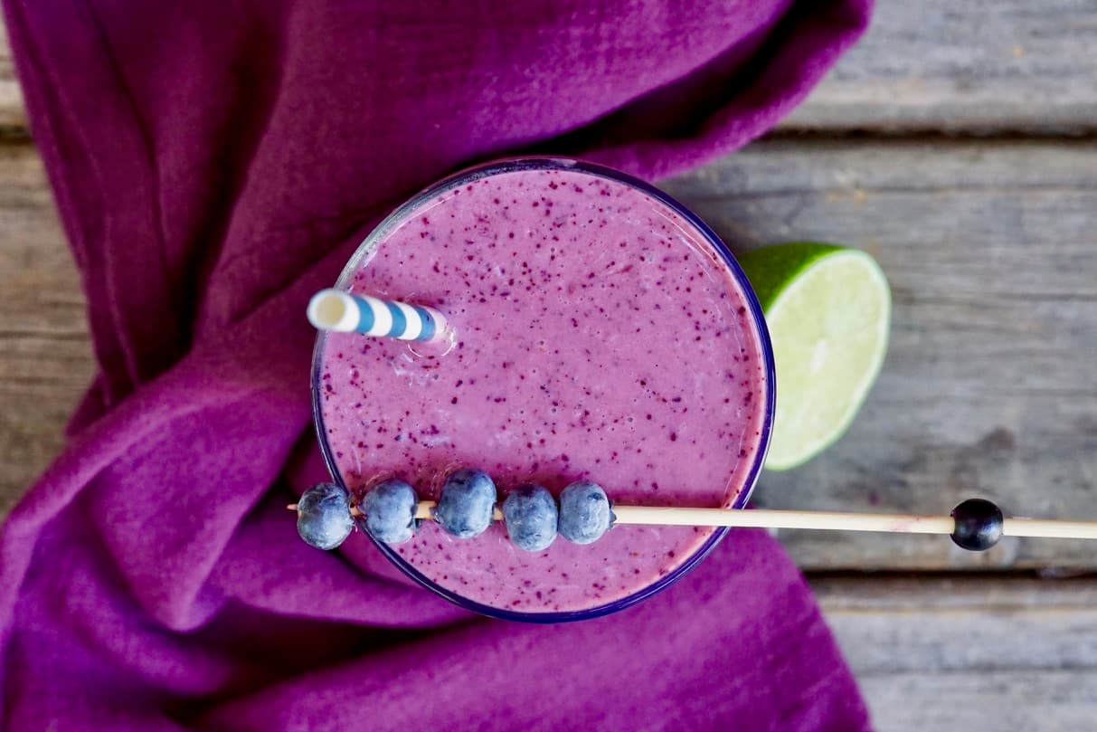 Blueberry-Mango Antioxidant Smoothie 