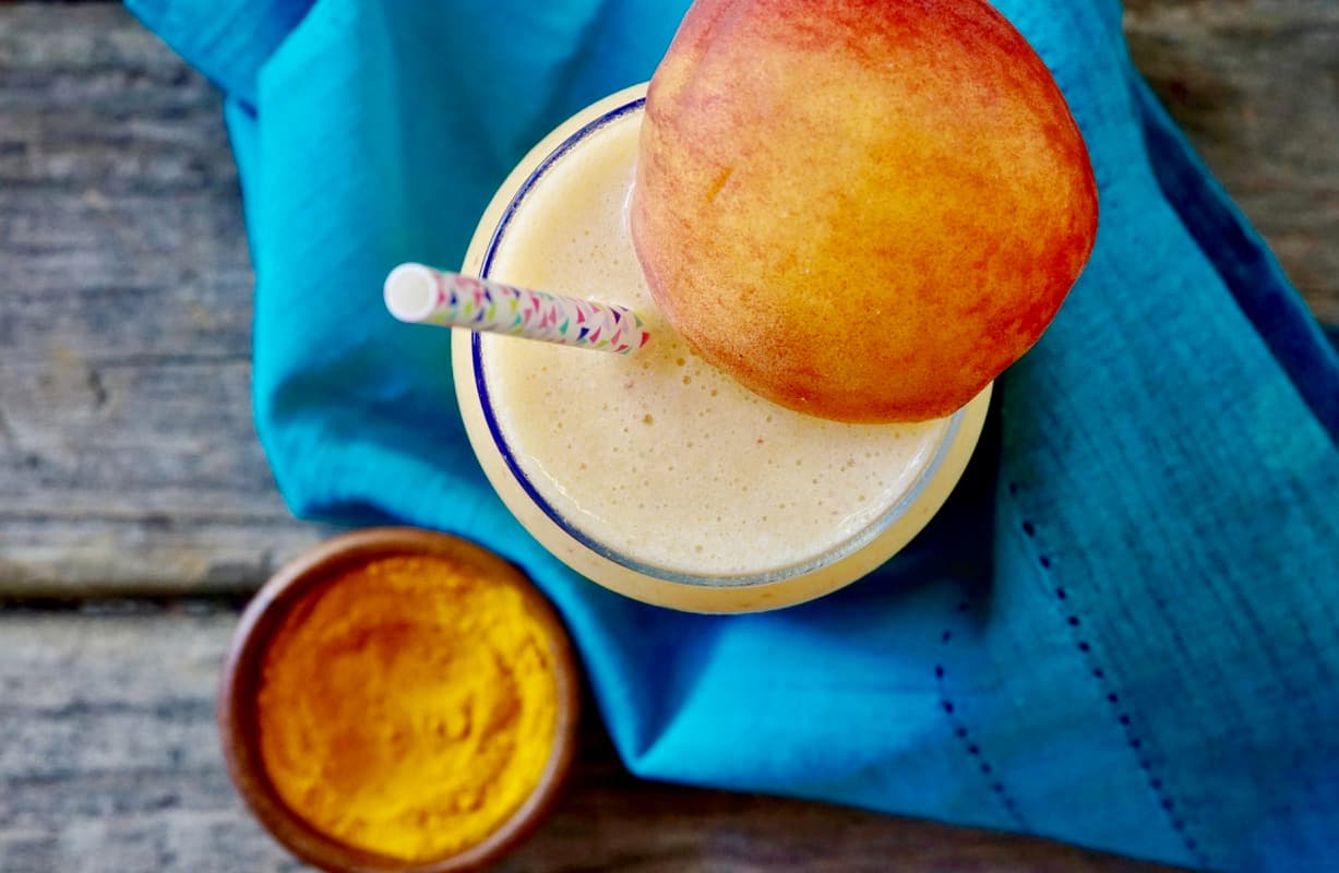 Pineapple-Peach Turmeric Smoothie 
