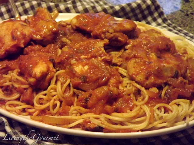 Sweet Chicken with Crushed Tomatoes Sauce and Spaghetti!!!
