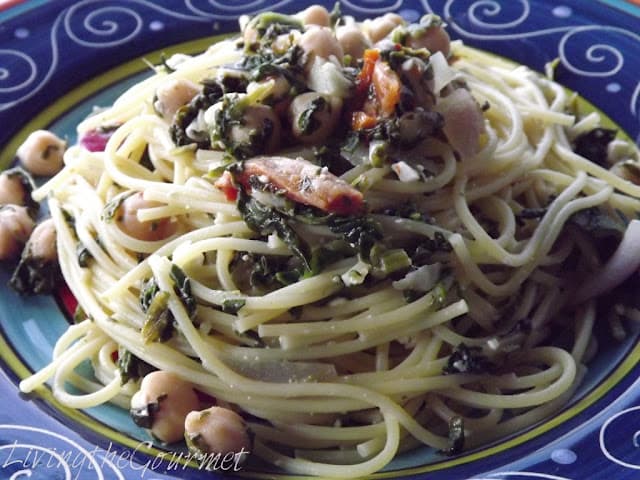 Spaghetti with Chickpeas and Feta Cheese