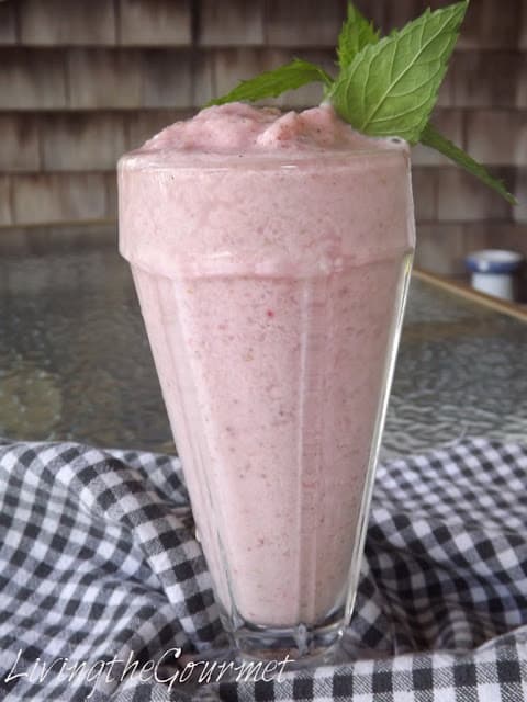 Strawberry and Mint Frosty
