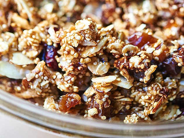 Dark Chocolate Chunk Quinoa Granola Bars