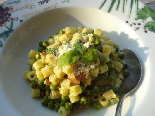 Ditalini with peas
