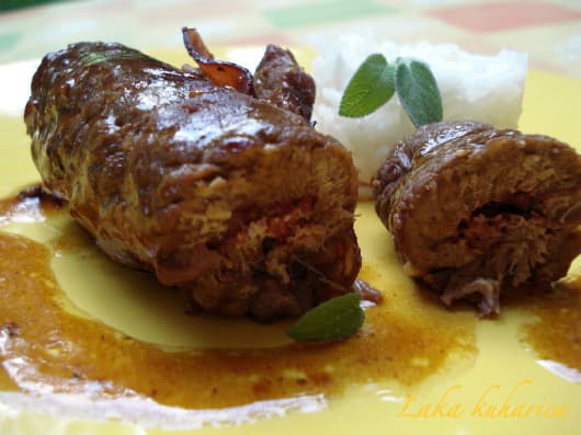 Meat rolls with prosciutto and sage