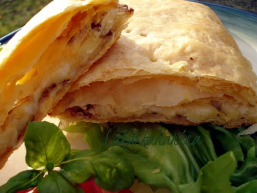 Puff pastry squares with mozzarella