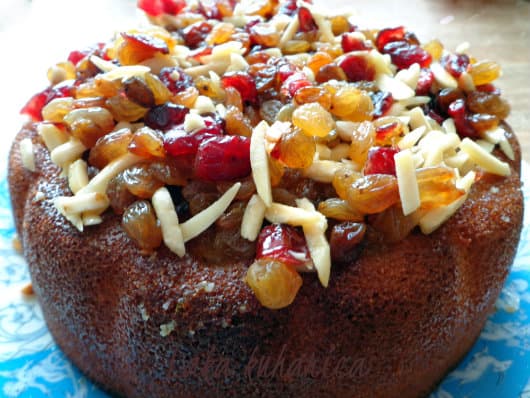 Mediterranean semolina cake