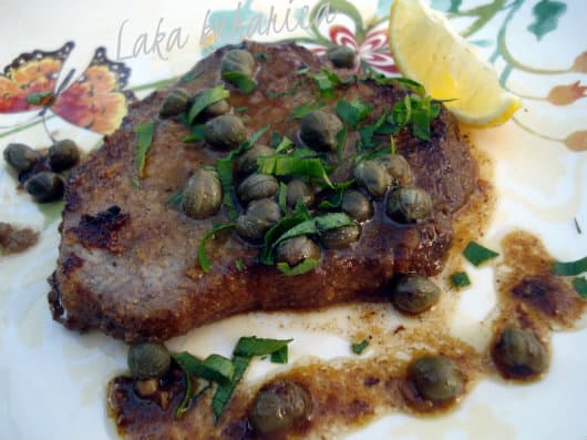 Steak with lemon and capers