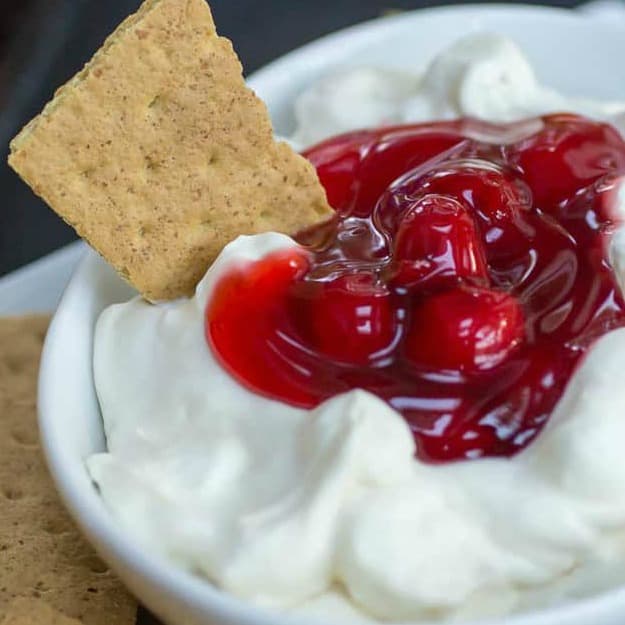 EASY FLUFFY CHERRY CHEESECAKE DIP