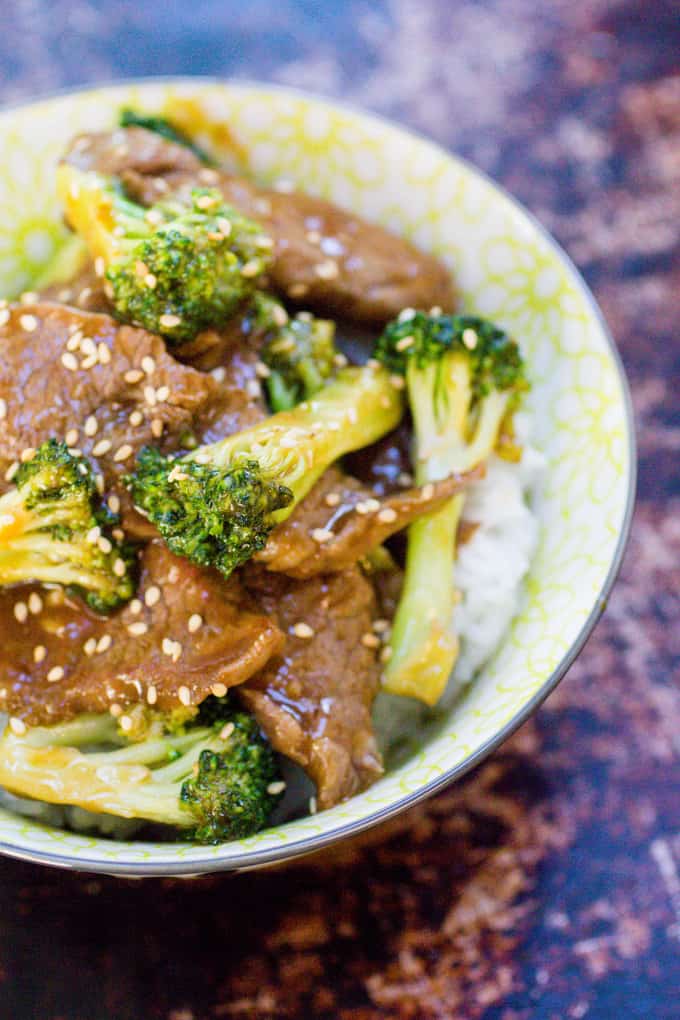 EASY GARLIC BEEF AND BROCCOLI