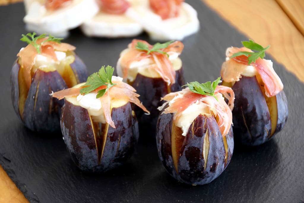 Figs With Goat’s Cheese And Jamón
