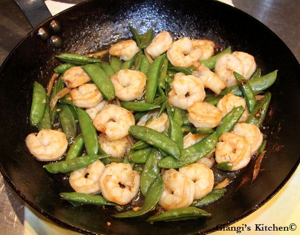 Gingered Stir-Fry Shrimps with Snow Peas