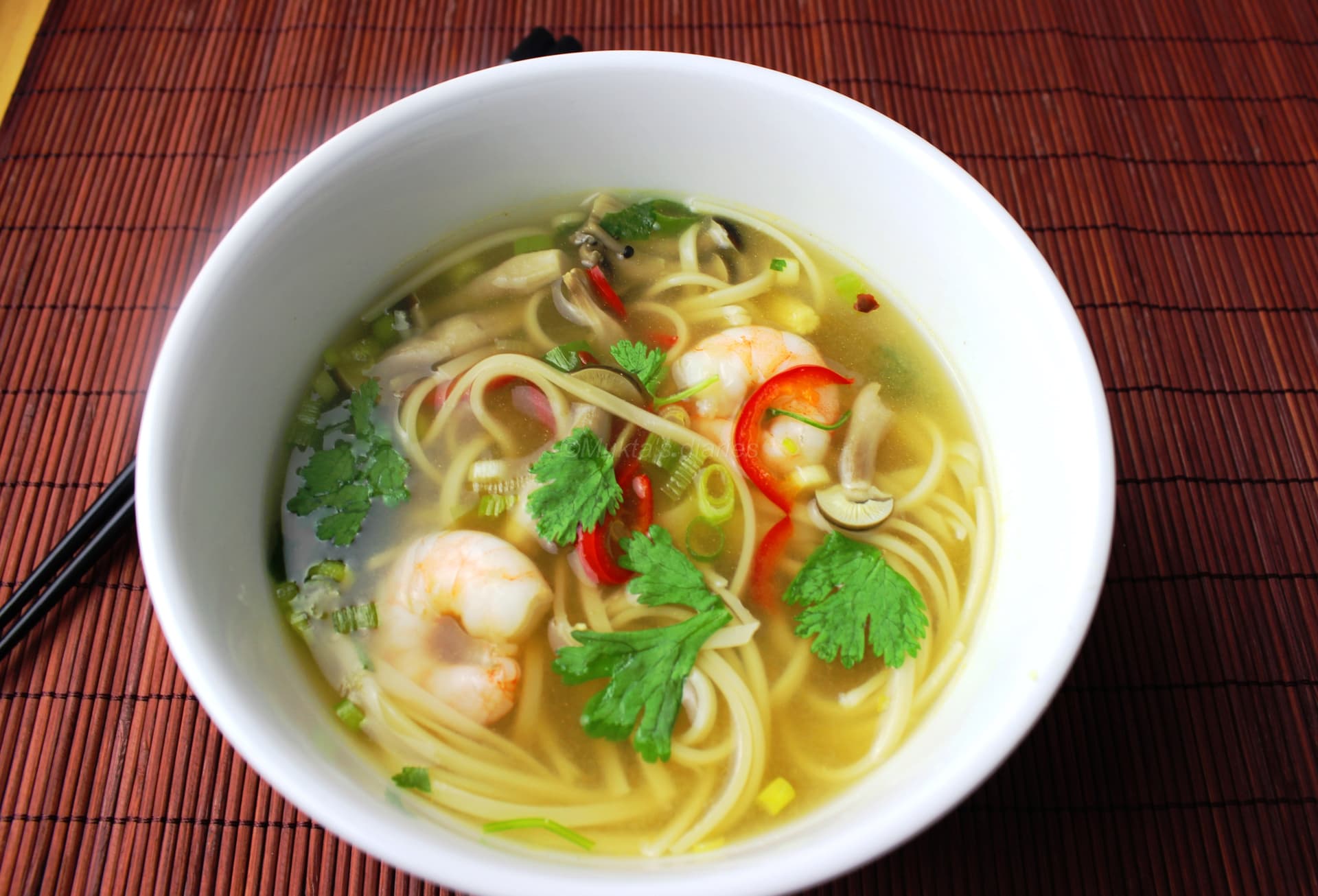 Hot and sour noodle soup