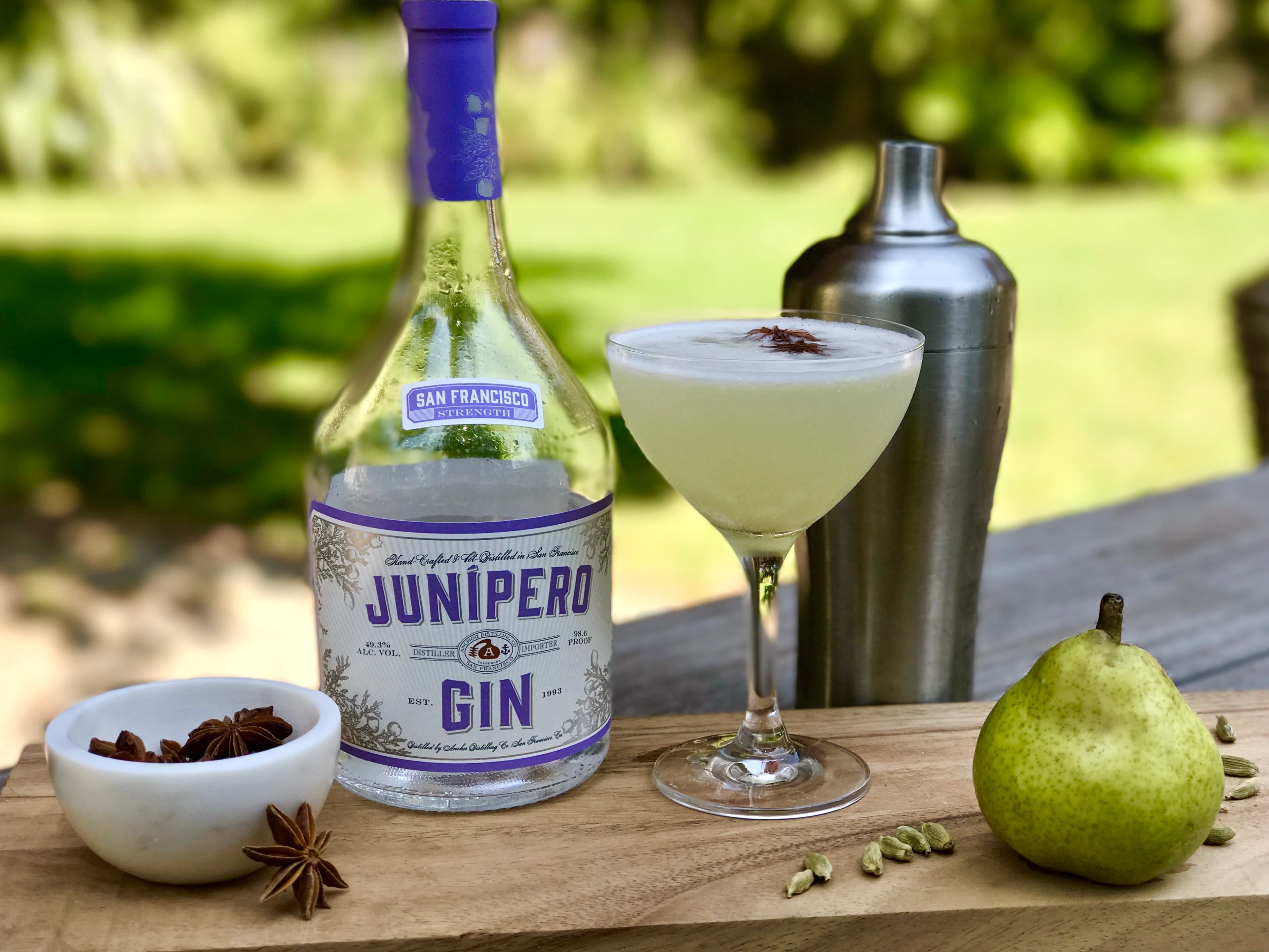 Spiced Pear Gin Fizz Cocktail 