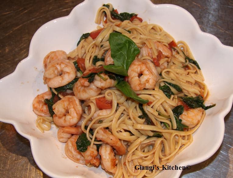 Linguine with Prawns, Fresh Tomatoes and Spinach