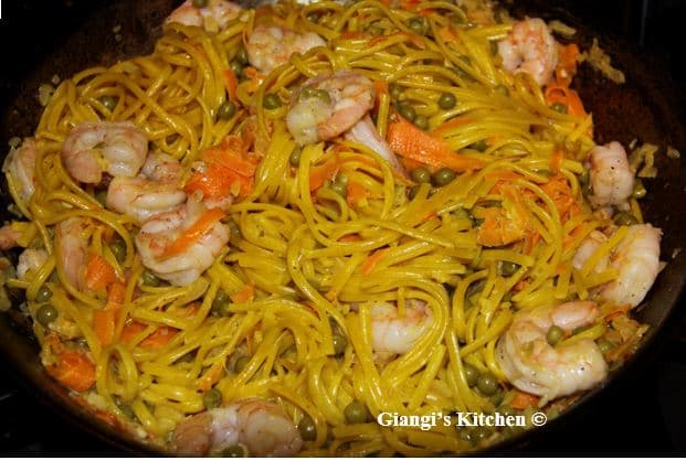 Linguine with Shrimp and Saffron Sauce