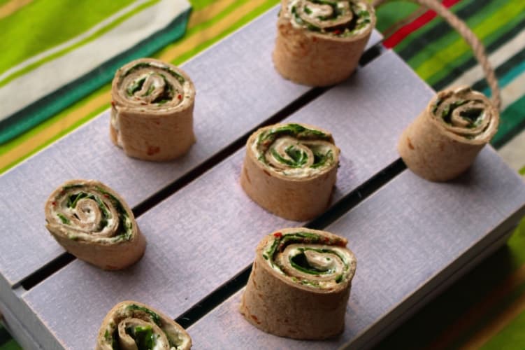 Quick Potluck Appetizer: Tortilla pinwheels (Spinach and cheese-Pesto Mini Bites)