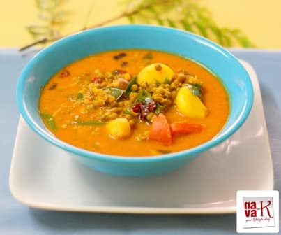 Pachai Payaru Kulambu (Green Moong Dal Curry)