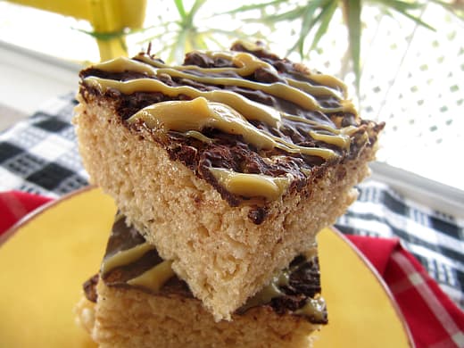 Rice Krispies Treats with Dulce de Leche and Chocolate Drizzle 