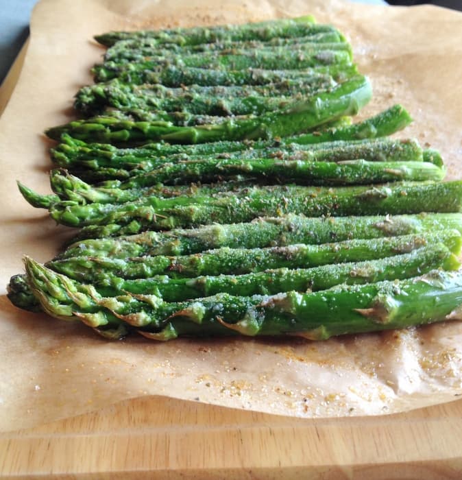 Roasted Asparagus & Creamy Cilantro-Lime Sauce