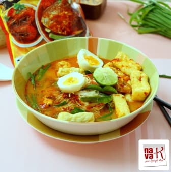 Mee Siam (Spicy Rice Vermicelli)
