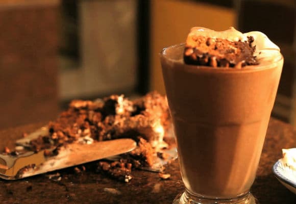 Quick Chocolate Milkshake