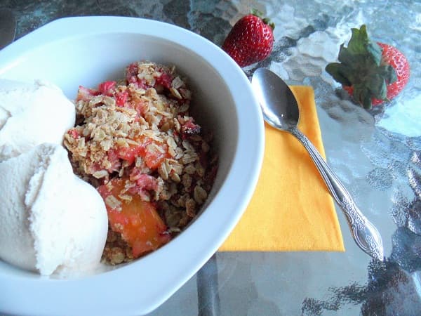Strawberry Mango Crumble