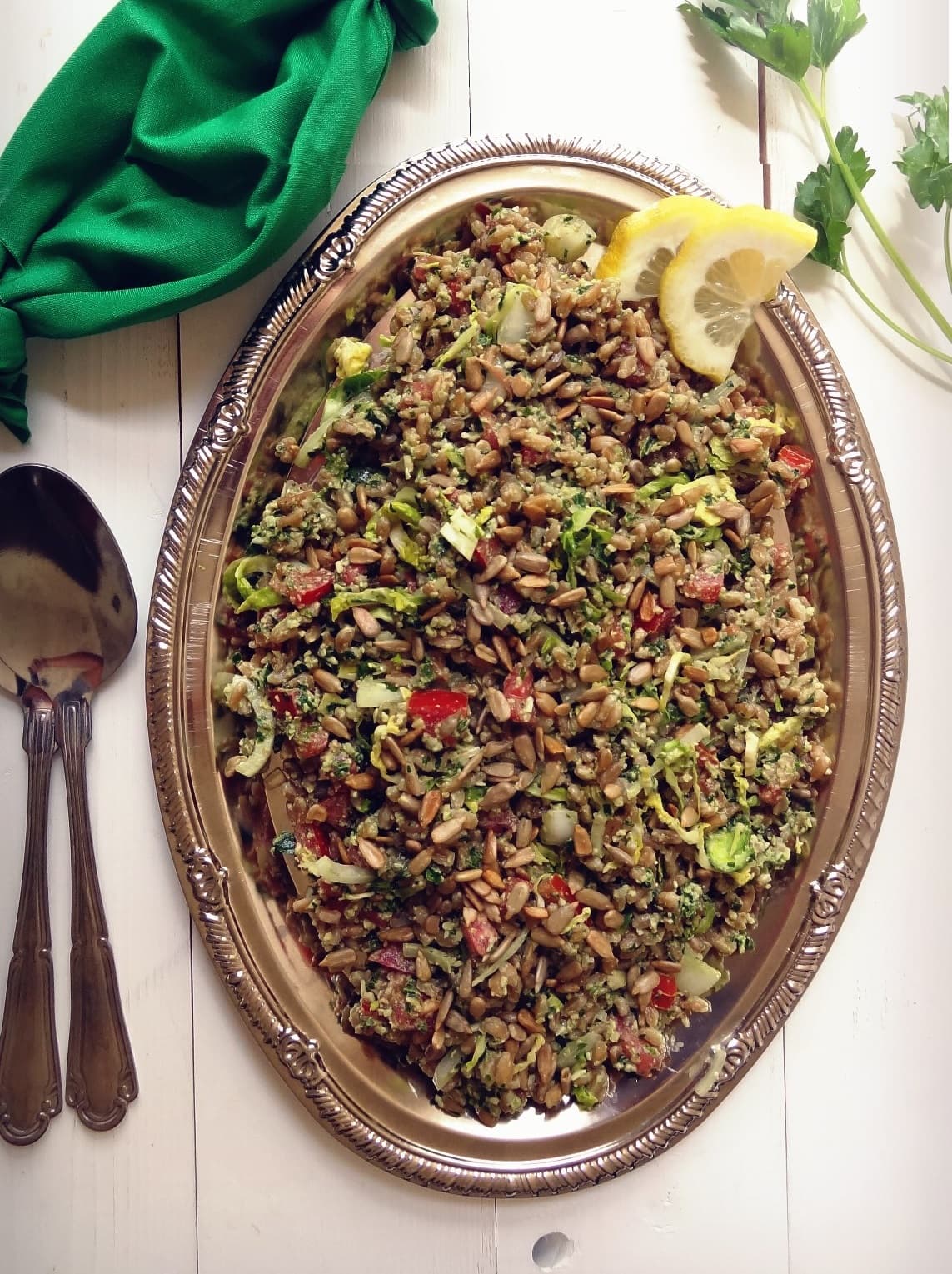 Farro salad with parsley pesto