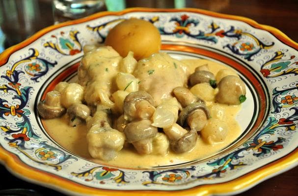 Easy Weeknight Dinner: Chicken and Mushroom Cream Sauce