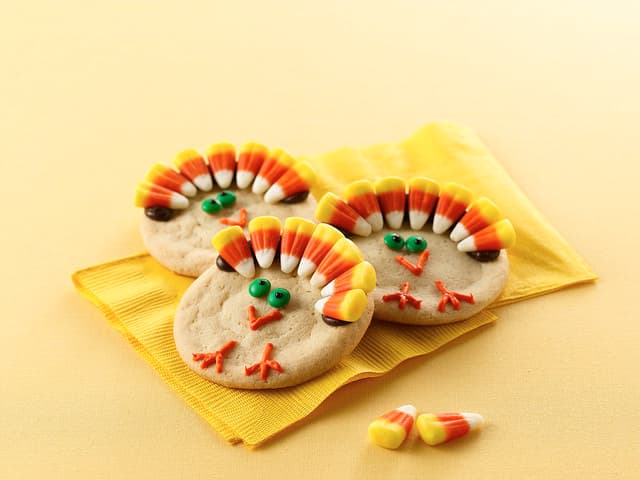 Thanksgiving Turkey Cookies, Maple Cream Pecan Cookie Cups and More Easy Holiday Dessert Recipes