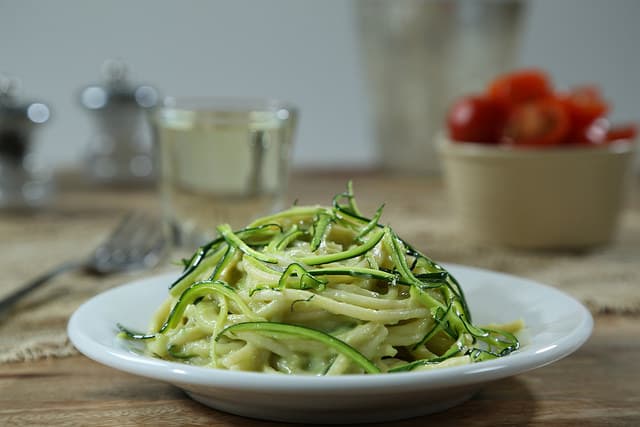 Spaghetti with Avocado Sauce