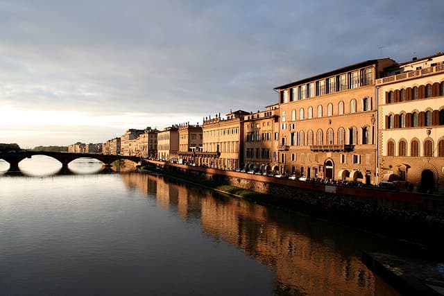 Cast of Jersey Shore Must Promote Italian Food & Culture