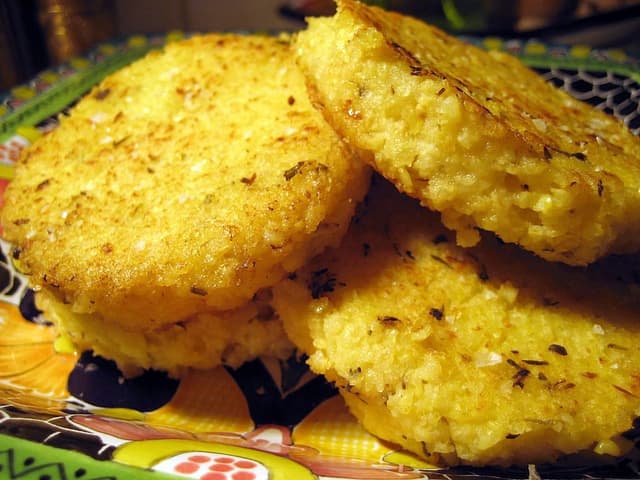 Meatless Monday: Parmesan Herb Millet Cakes