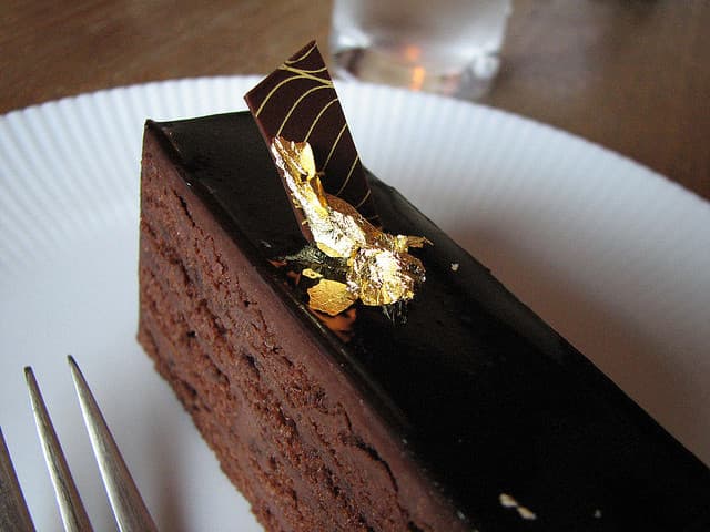 5 Gluten Free Cakes Fit for a Queen