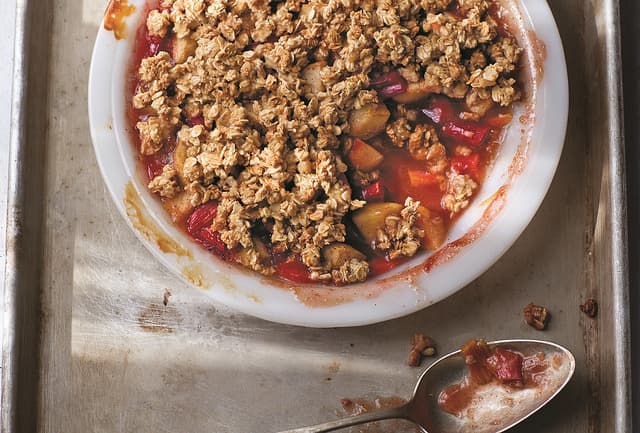 Rhubarb apple crisp