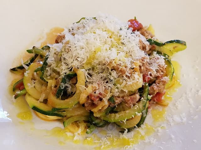 Zucchini Zoodles with Ground Turkey Tomato Sauce