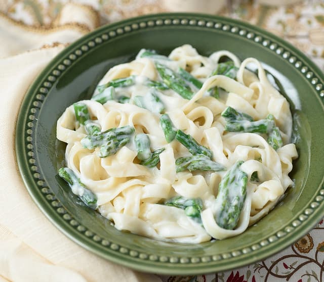 A 30-Minute Healthier-For-You Fettuccine Al Fredo Recipe